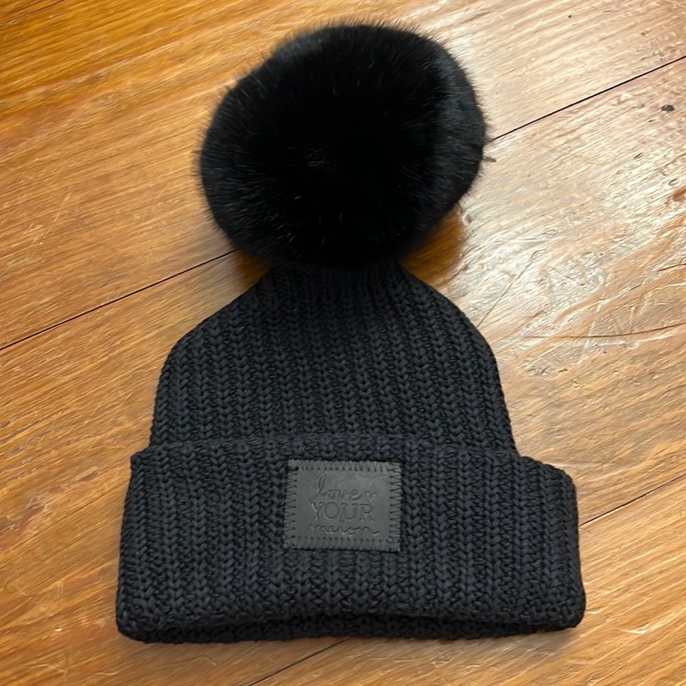 Love Your Melon - Beanie with removable puff